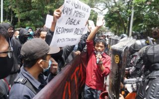 Aparat Dalam Sorotan