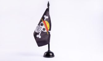 Hentikan razia dan intimidasi warga pengibar bendera “One Piece”