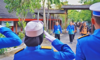 Batalkan pelibatan militer untuk mendidik anak-anak Sekolah Rakyat