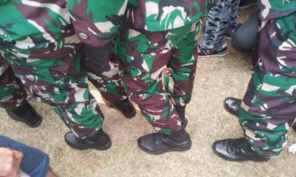 Pengiriman warga yang ditangkap pasca-demo 27 Agustus ke barak militer melanggar HAM
